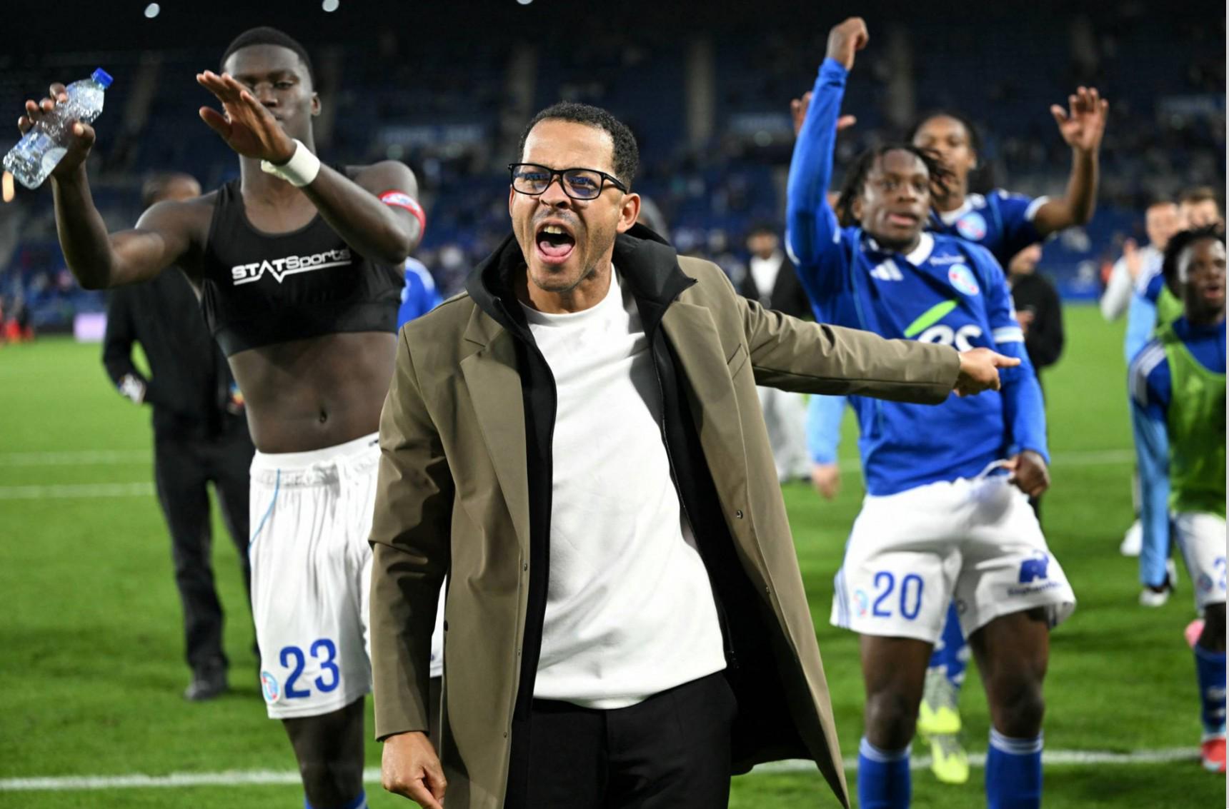 埃梅加刚刚, BlueC